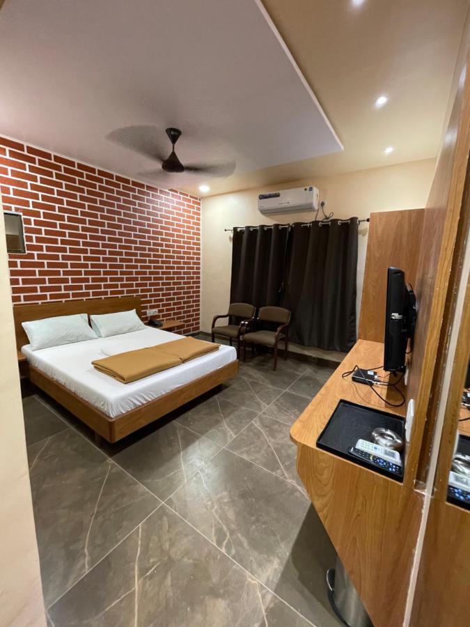 Hotel Vardhan 锡尔瓦萨 外观 照片