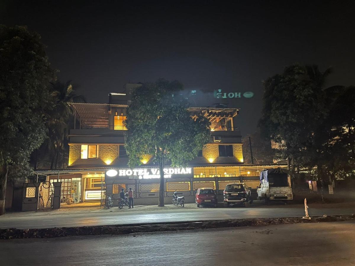Hotel Vardhan 锡尔瓦萨 外观 照片