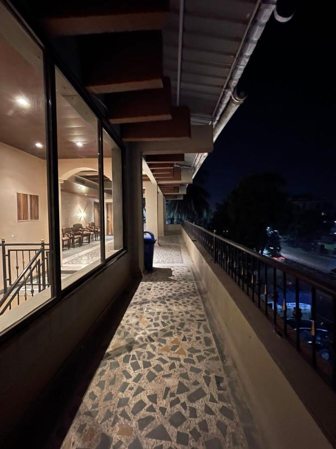 Hotel Vardhan 锡尔瓦萨 外观 照片