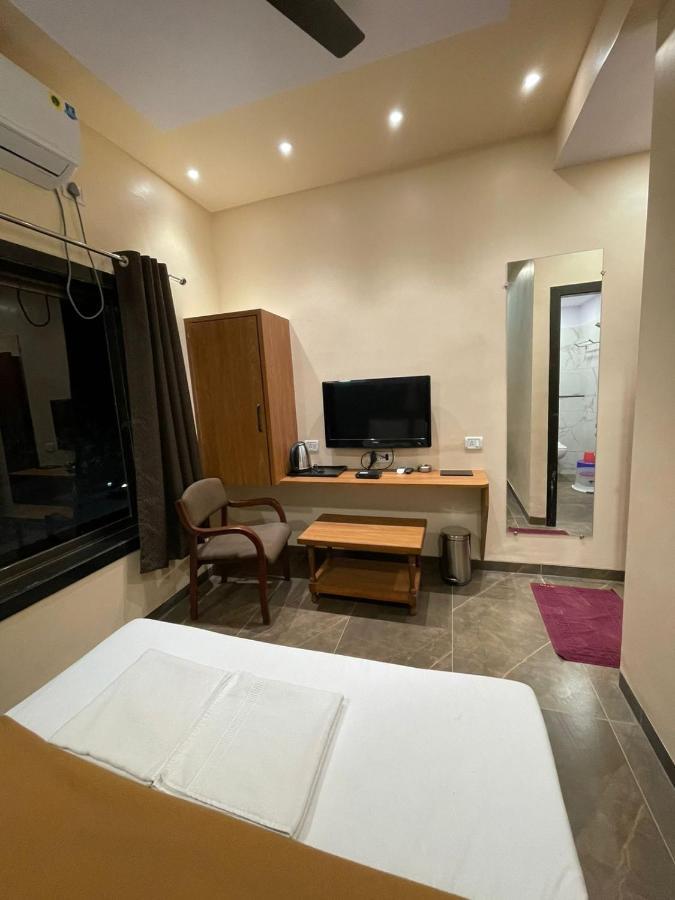 Hotel Vardhan 锡尔瓦萨 外观 照片