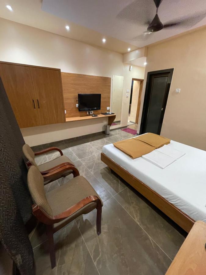 Hotel Vardhan 锡尔瓦萨 外观 照片